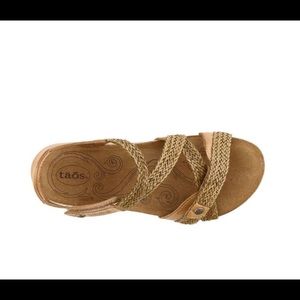 New Taos Trulie Leather Sandals